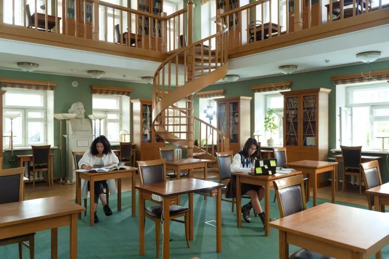 The Examined Course: Why the Structure of Learning Shapes the Substance of Thought